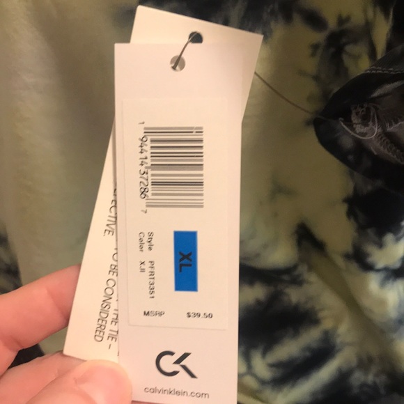 Calvin Klein cropped tie dye - Picture 7 of 7